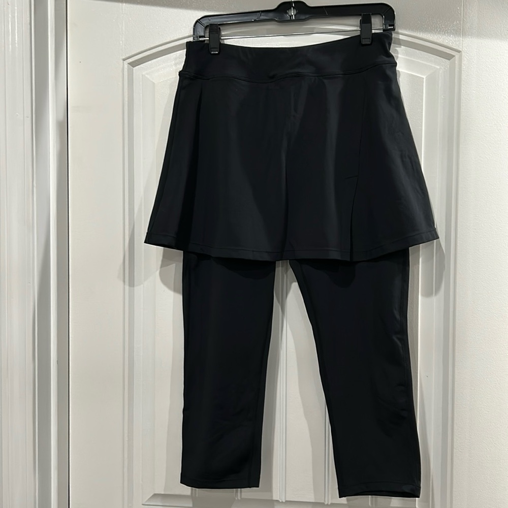 Tennis skirt with built-in leggings
